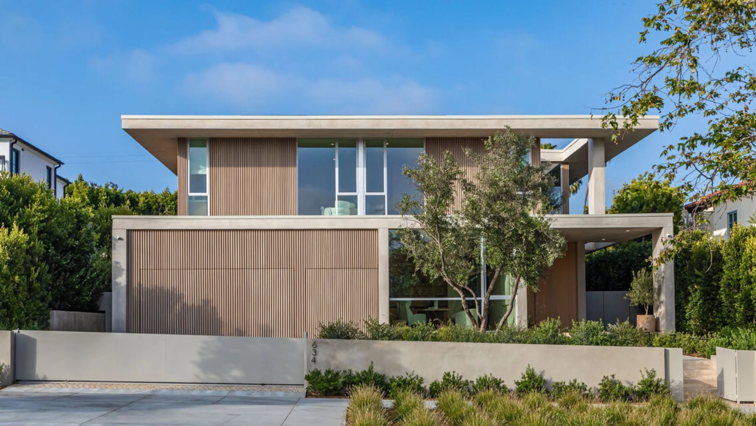 Contemporary facade of 634 Moreno Avenue in Brentwood