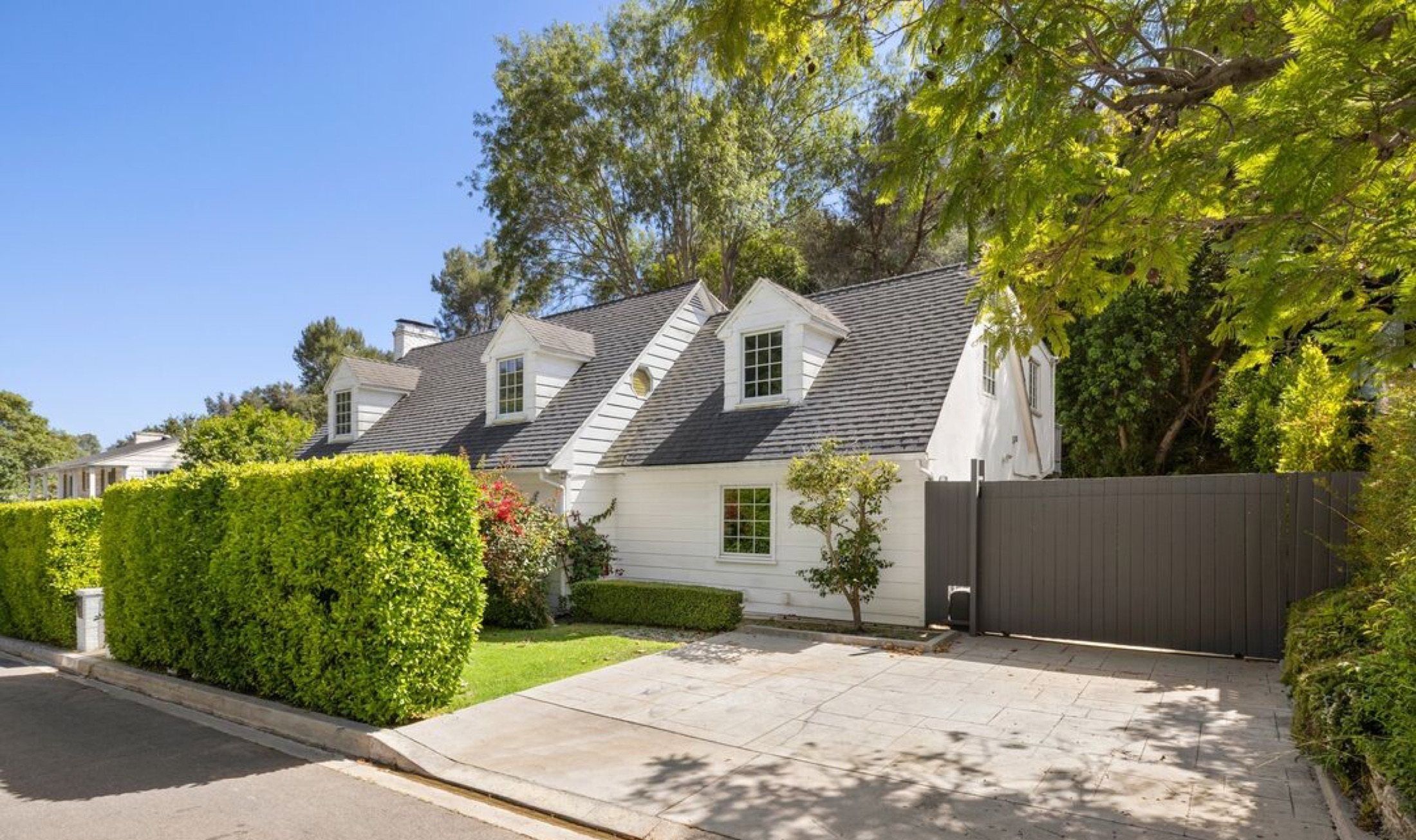 501 Cascada Way, Los Angeles, photograph 1 of the Carolwood Estates listing