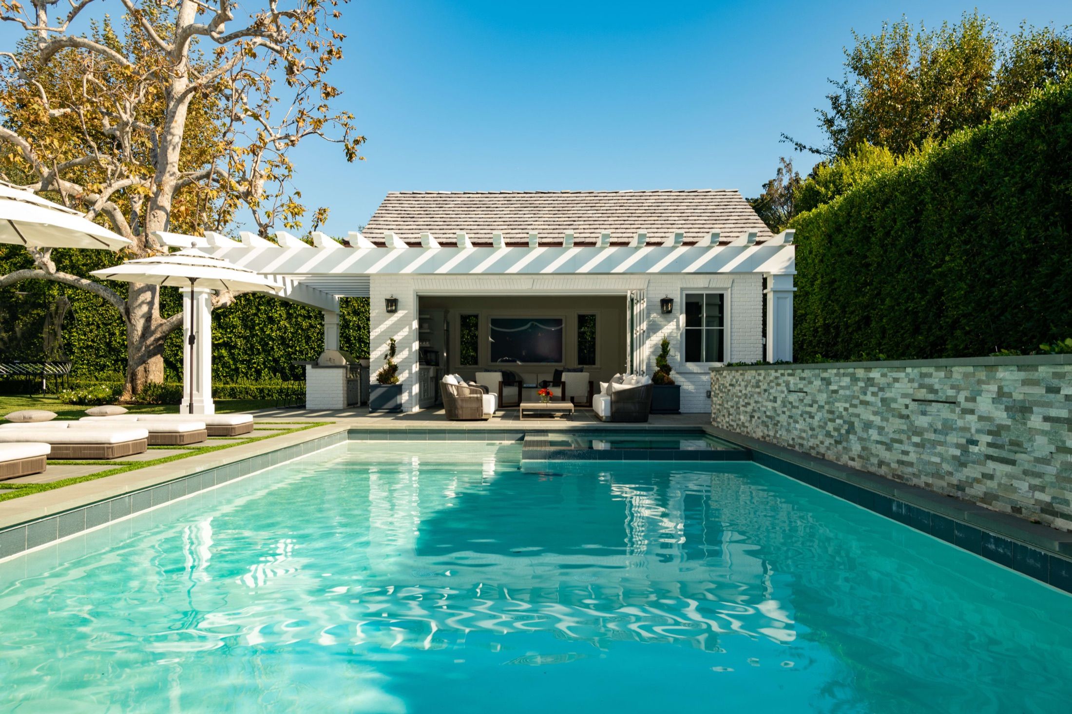 1580 Sorrento Dr, Pacific Palisades, photograph 1 of the Carolwood Estates listing