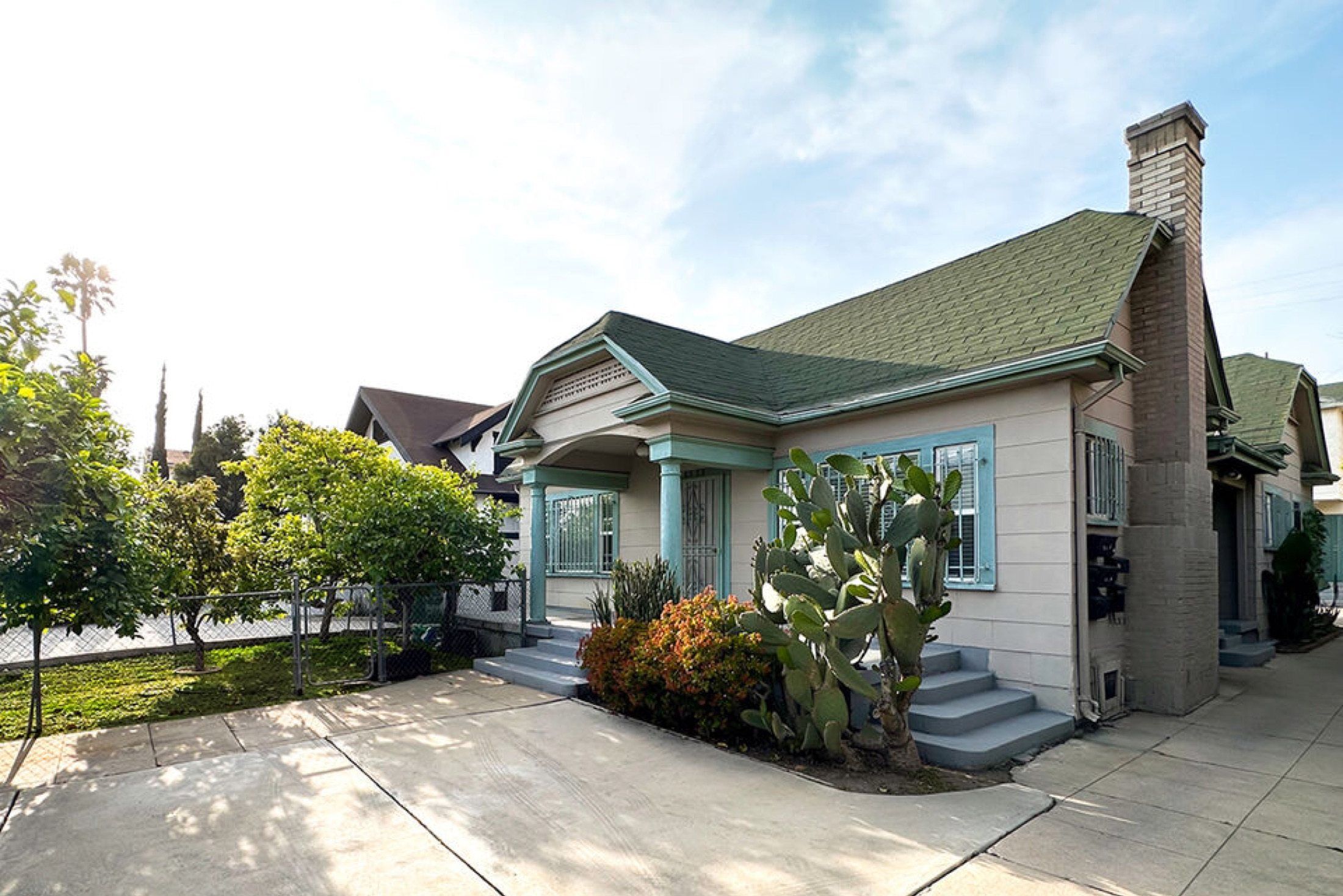 5509 Romaine St, Los Angeles, photograph 1 of the Carolwood Estates listing