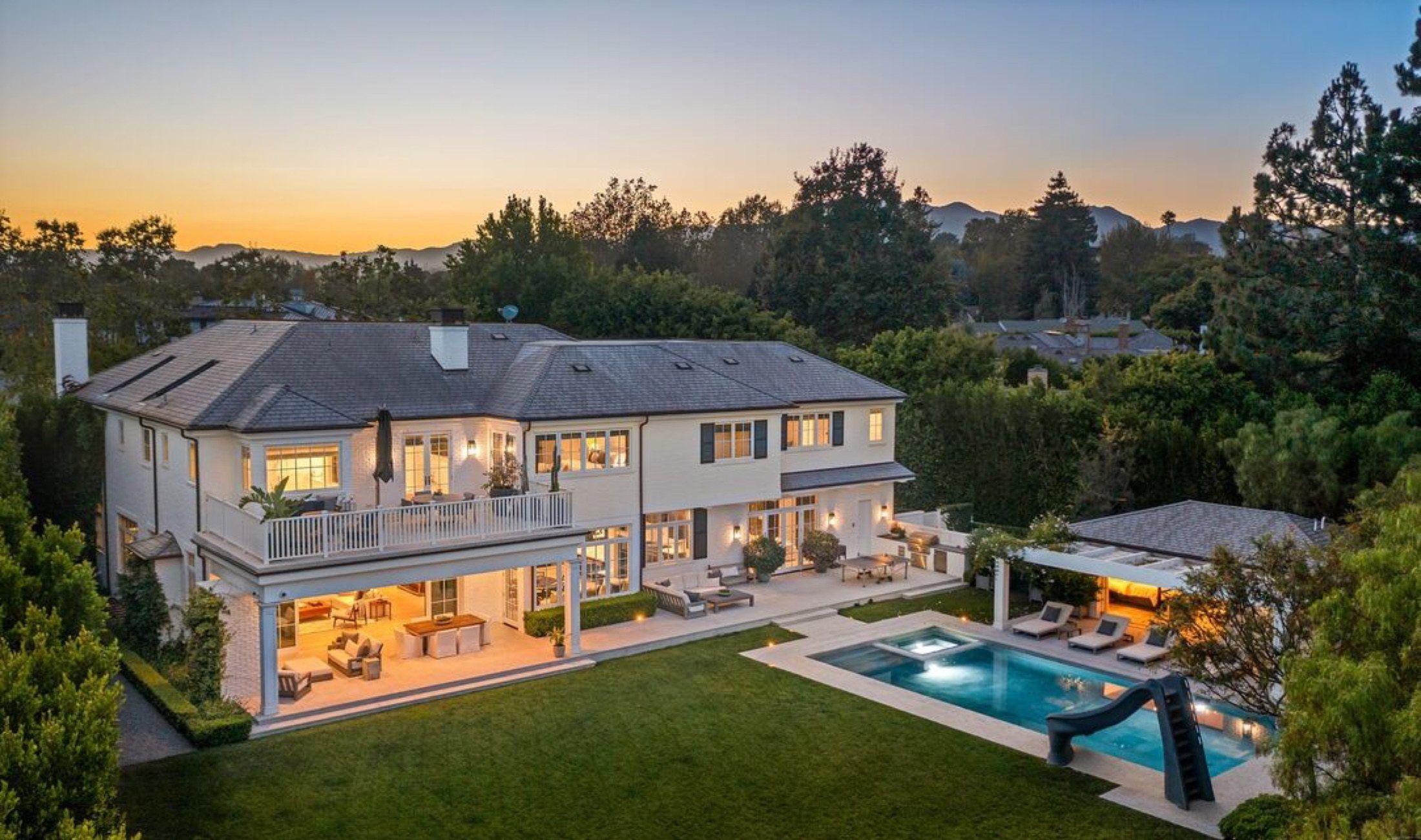 1172 Napoli Dr, Pacific Palisades, photograph 1 of the Carolwood Estates listing