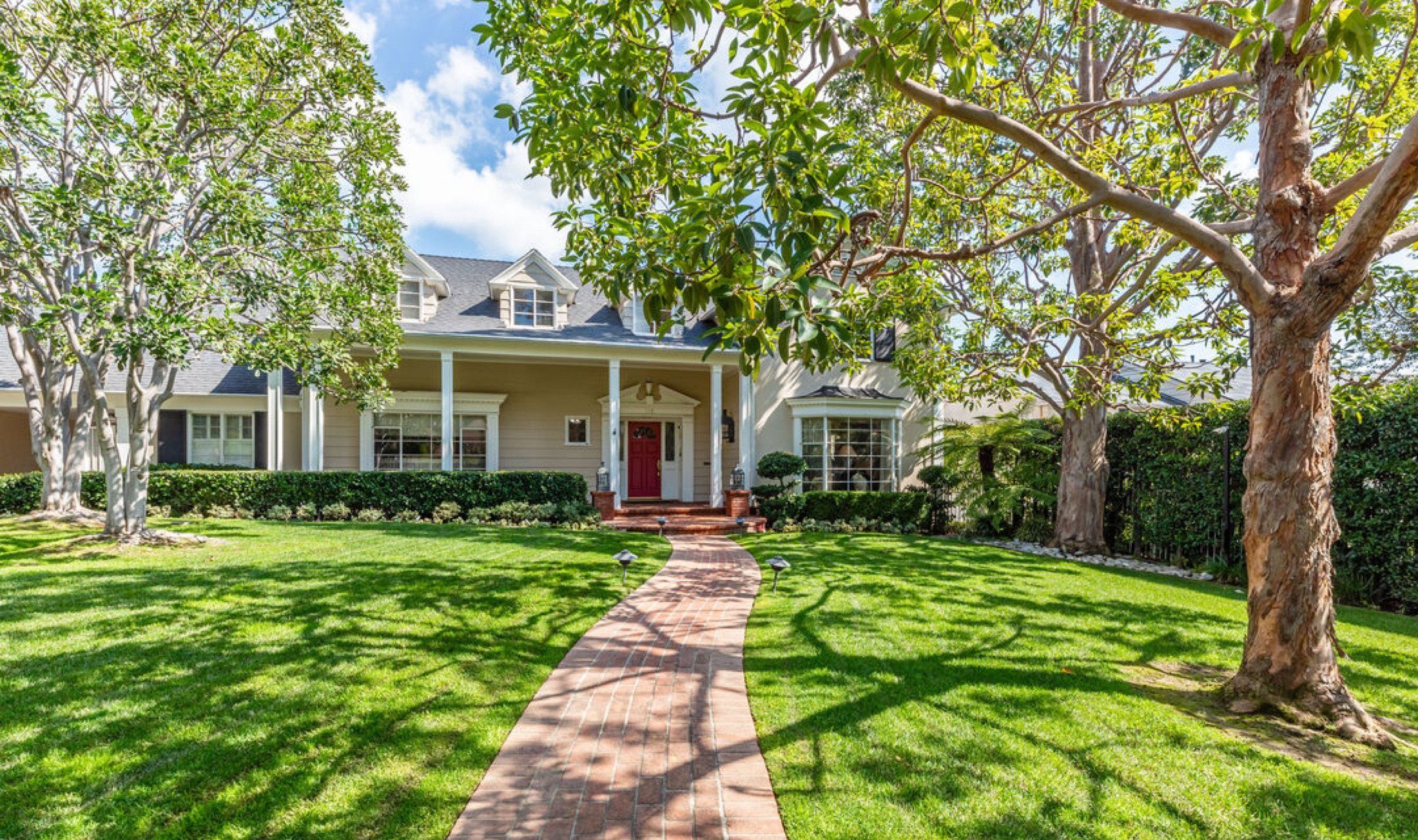 710 N Alta Dr, Beverly Hills, photograph 1 of the Carolwood Estates listing
