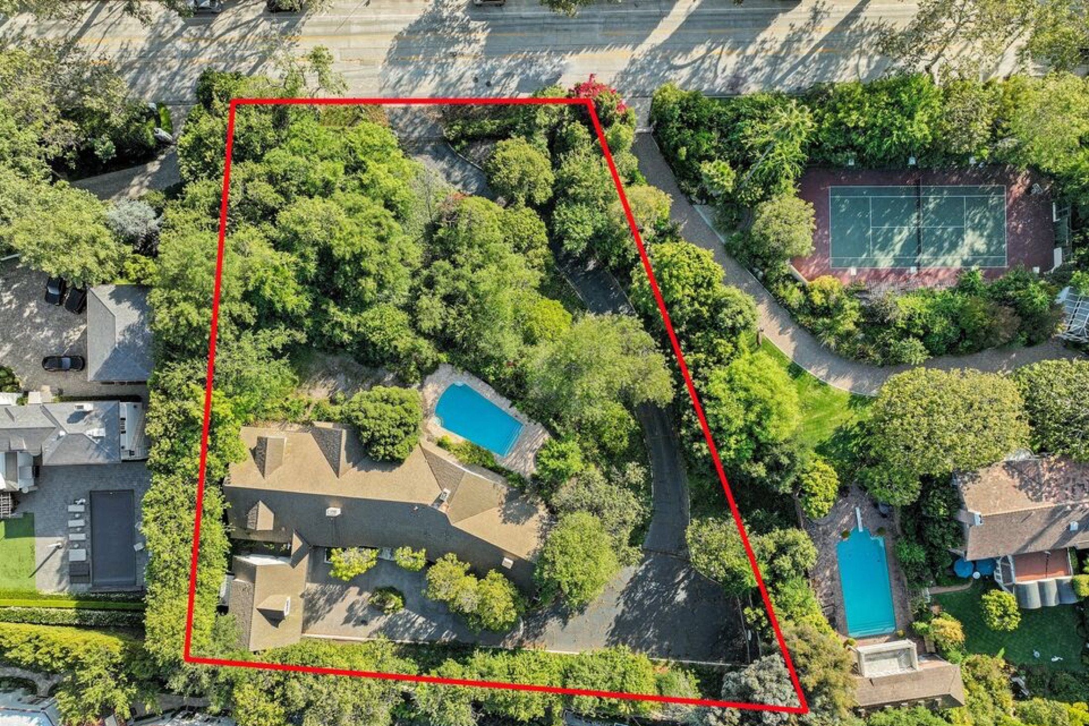 234 S Beverly Glen Blvd, Los Angeles, photograph 2 of the Carolwood Estates listing