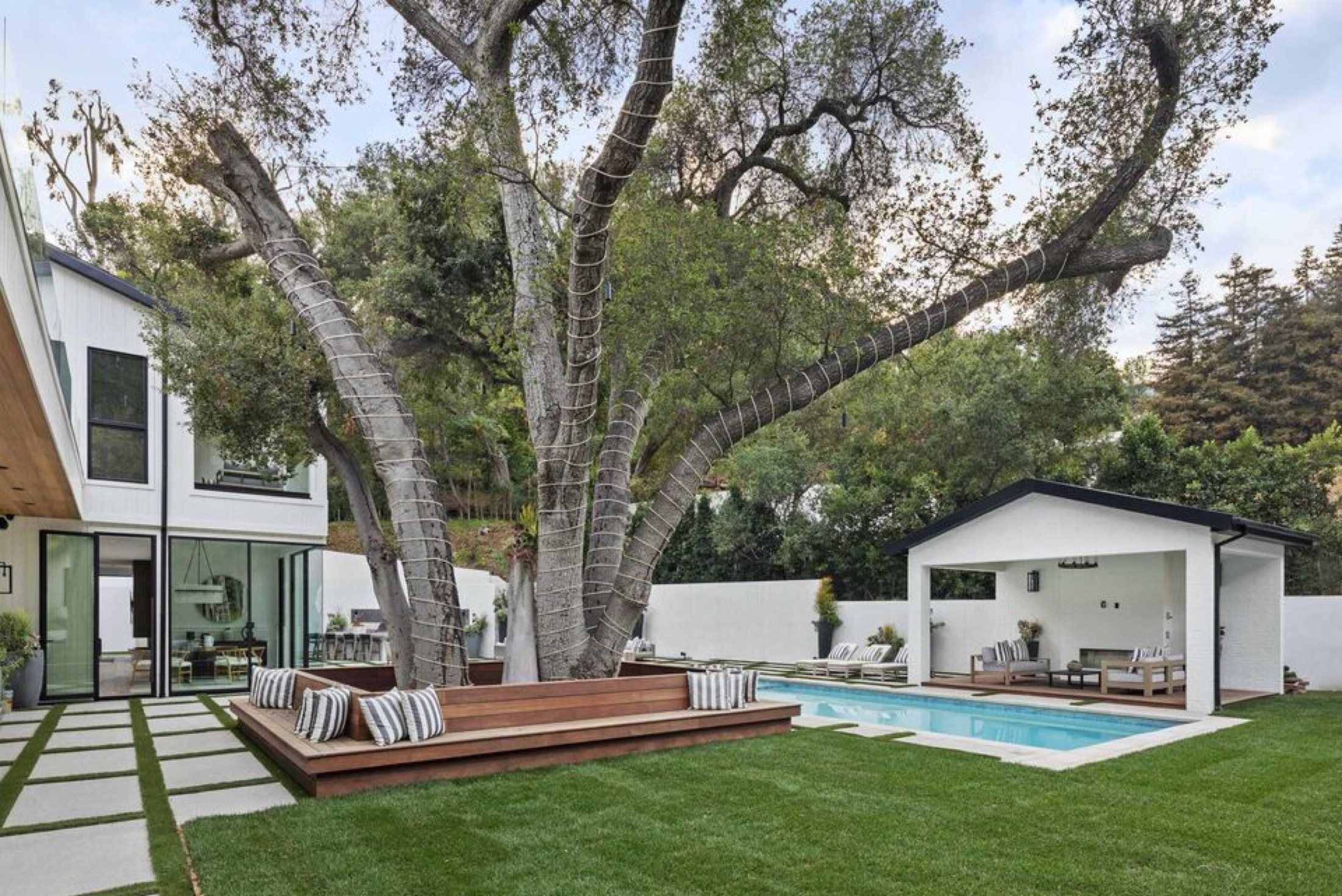 13158 Boca De Canon Ln, Los Angeles, photograph 2 of the Carolwood Estates listing