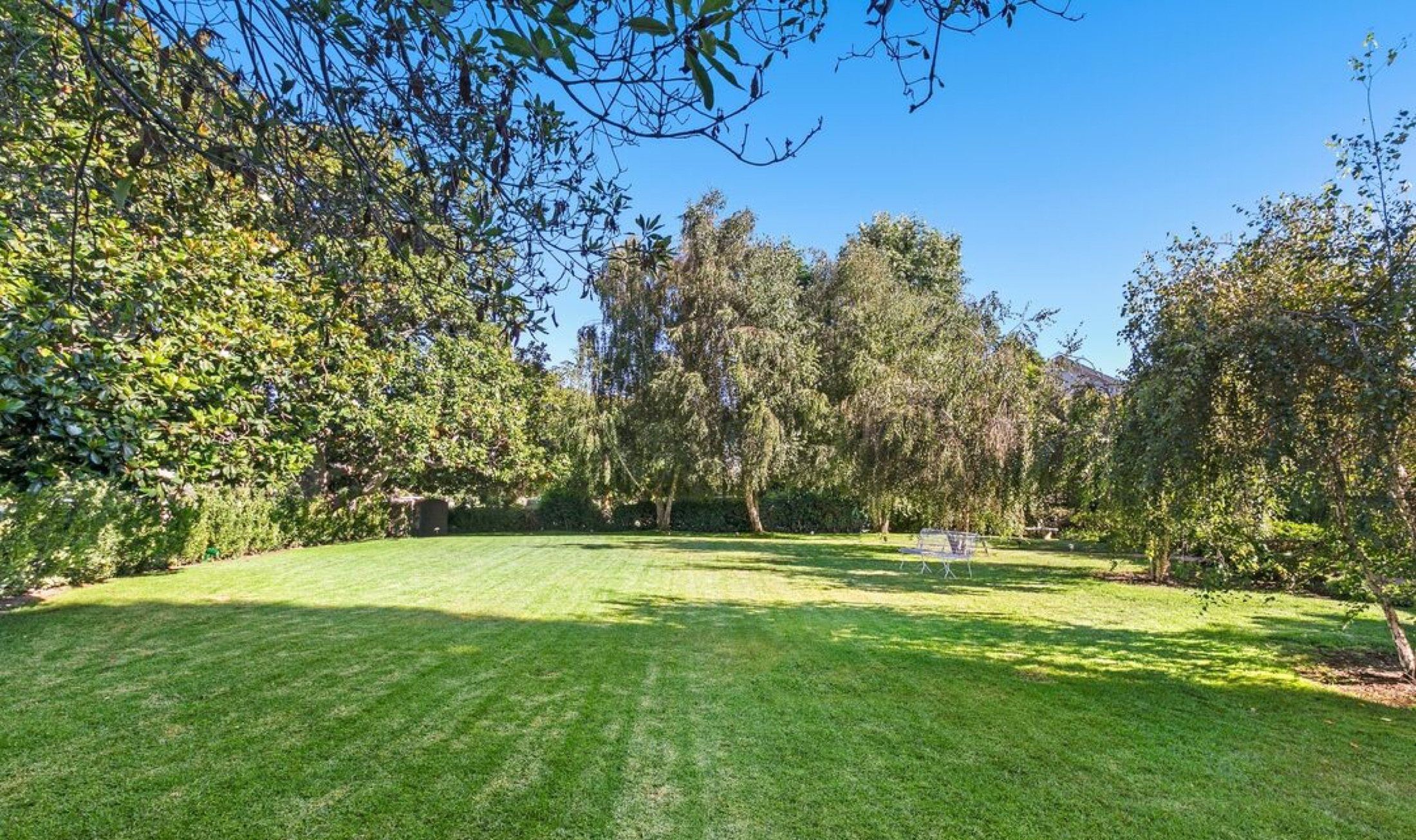 201 S Bristol Ave, Los Angeles, photograph 3 of the Carolwood Estates listing