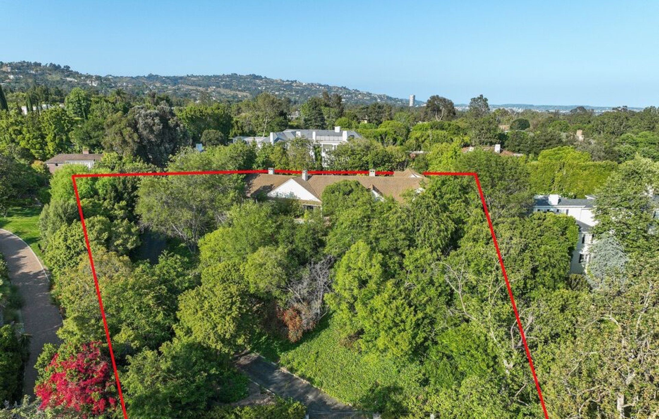 234 S Beverly Glen Blvd, Los Angeles, photograph 3 of the Carolwood Estates listing