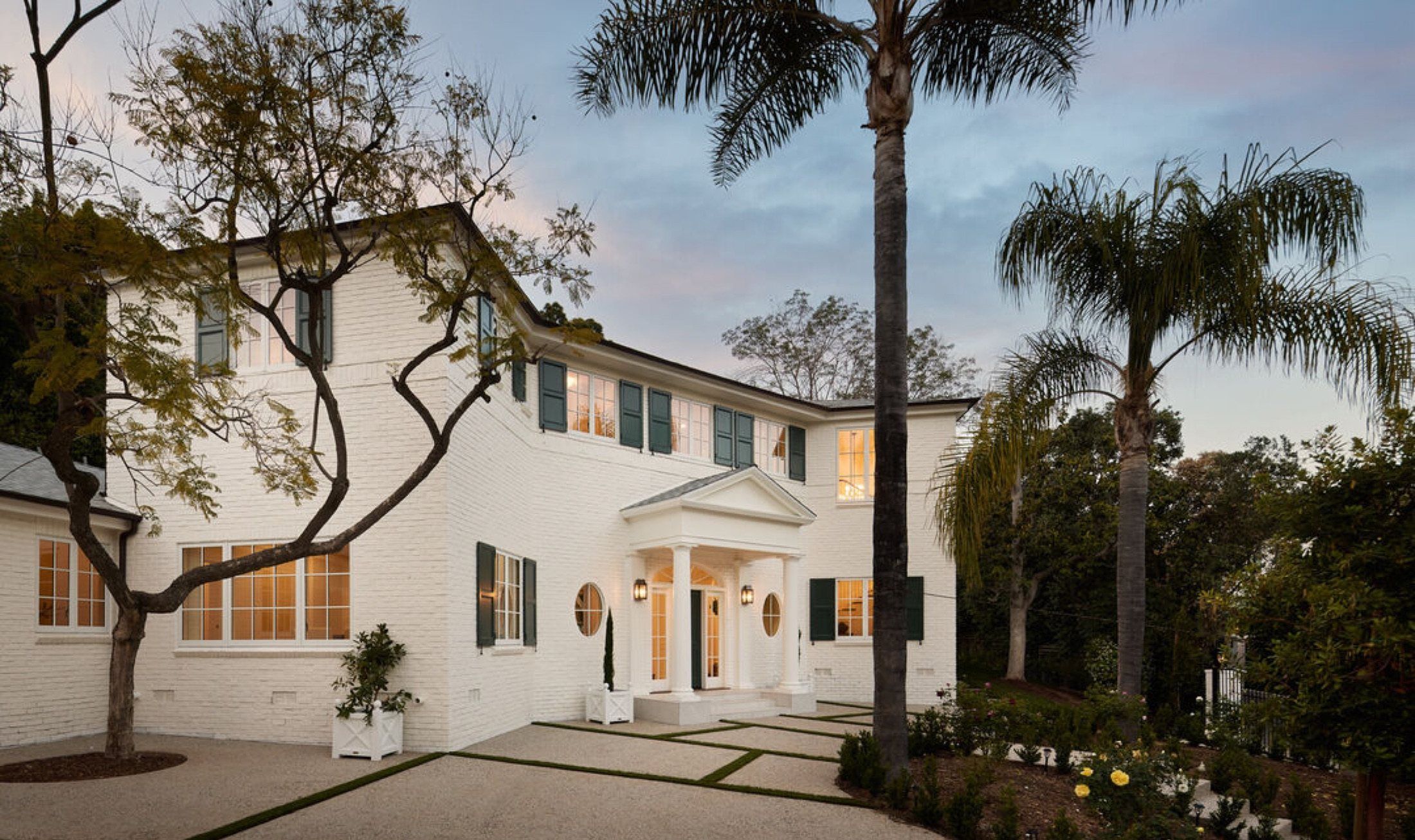 31 Oakmont Dr, Los Angeles, photograph 3 of the Carolwood Estates listing