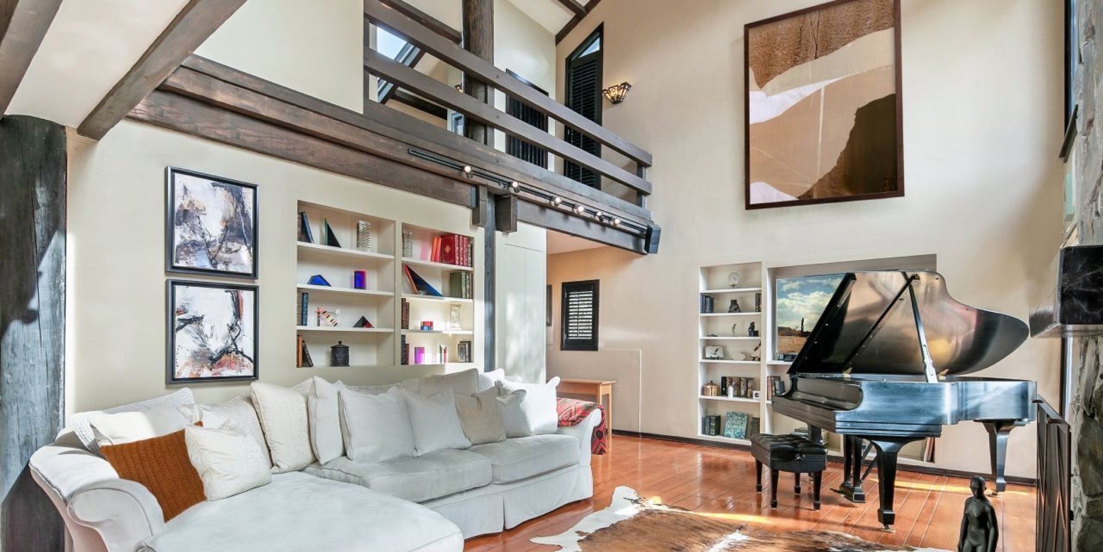 1511 Amalfi Dr, Pacific Palisades, photograph 4 of the Carolwood Estates listing