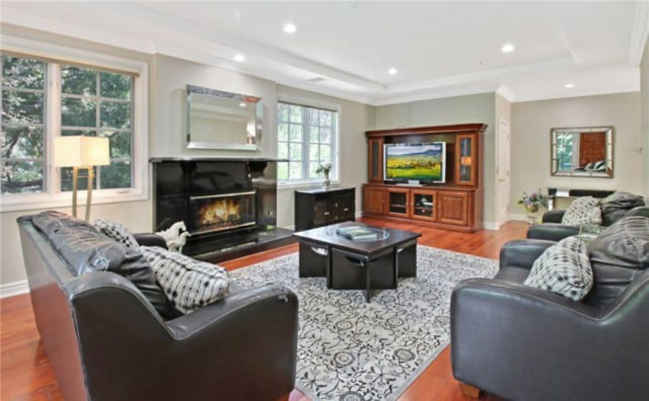 1398 N Davies Dr, Beverly Hills, photograph 4 of the Carolwood Estates listing