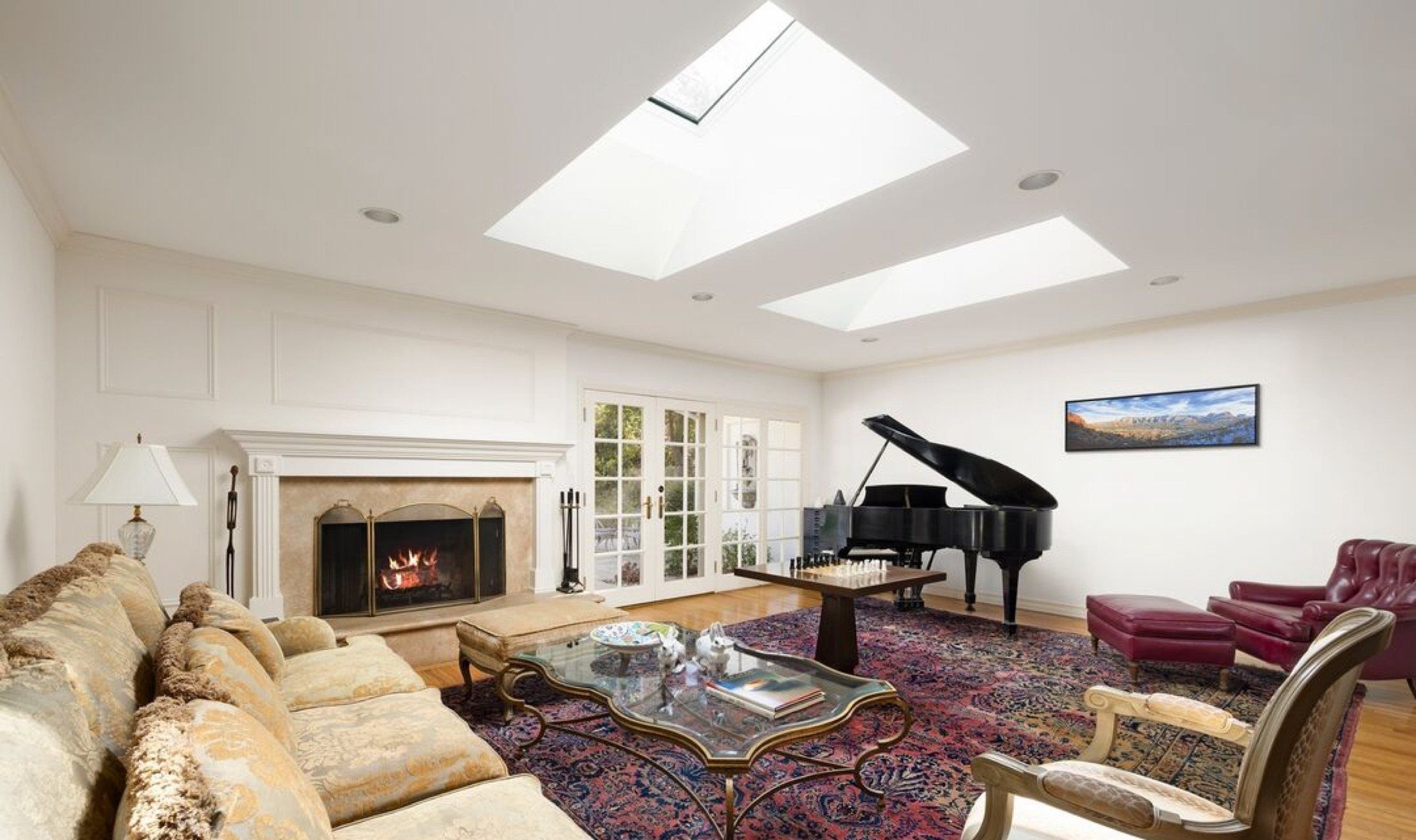 250 Surfview Dr, Pacific Palisades, photograph 4 of the Carolwood Estates listing