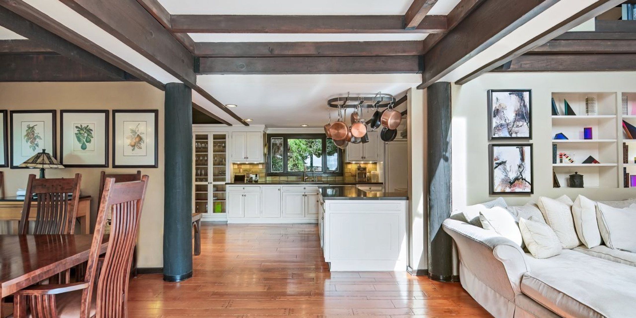 1511 Amalfi Dr, Pacific Palisades, photograph 5 of the Carolwood Estates listing