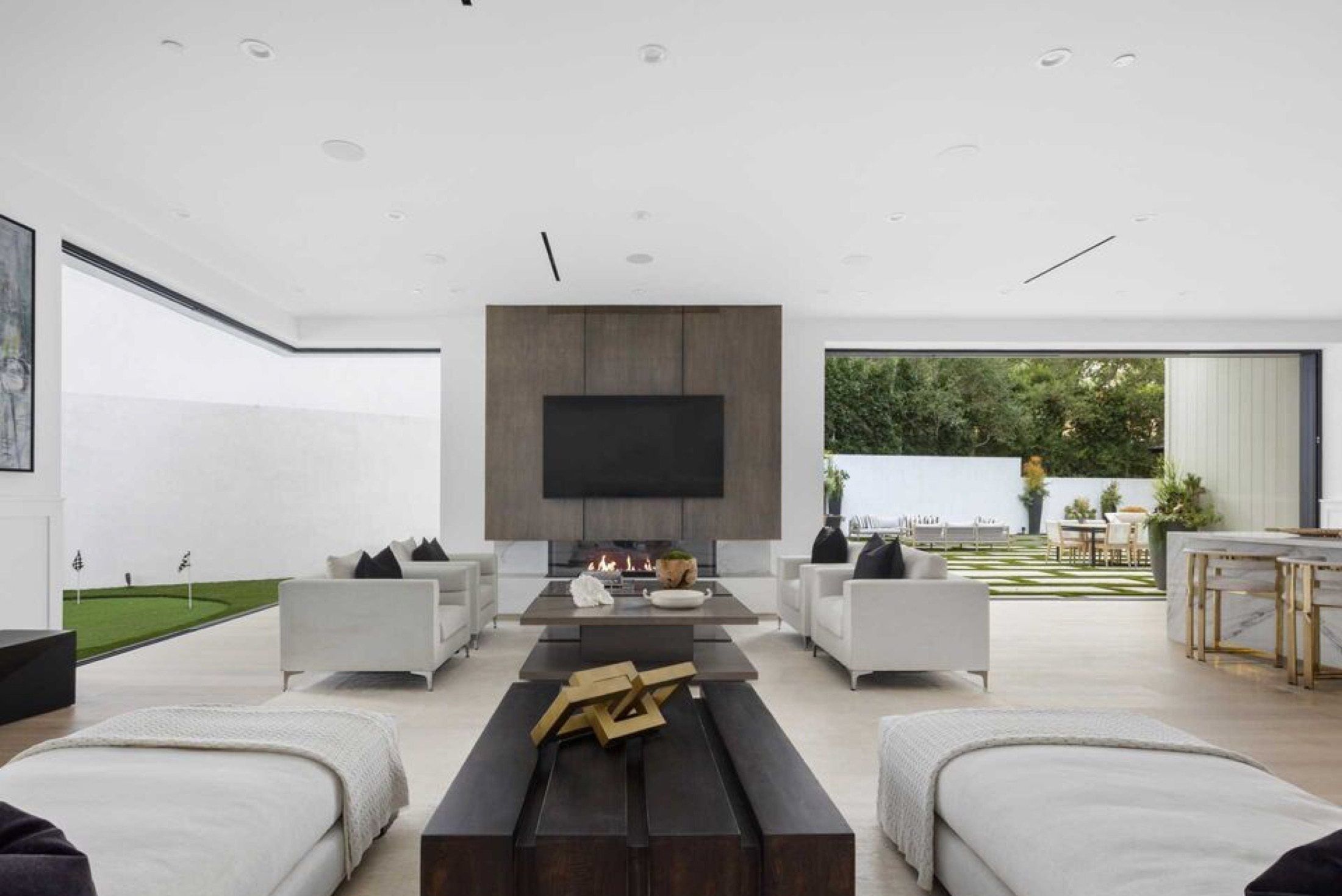 13158 Boca De Canon Ln, Los Angeles, photograph 5 of the Carolwood Estates listing