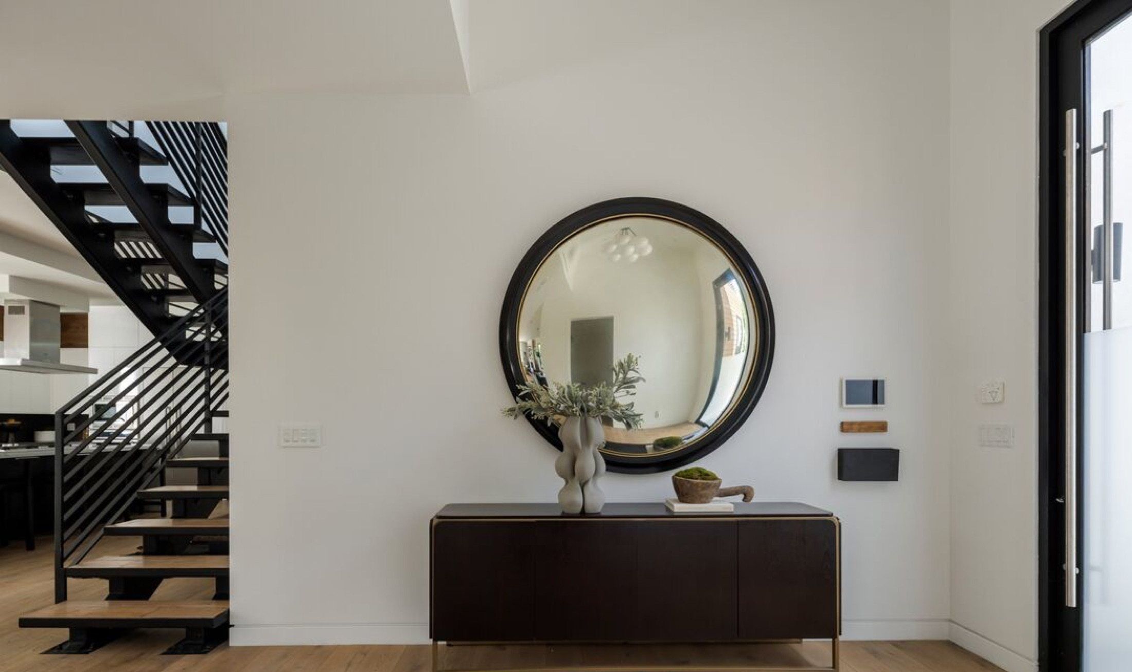 1390 Morningside Way, Los Angeles, photograph 6 of the Carolwood Estates listing