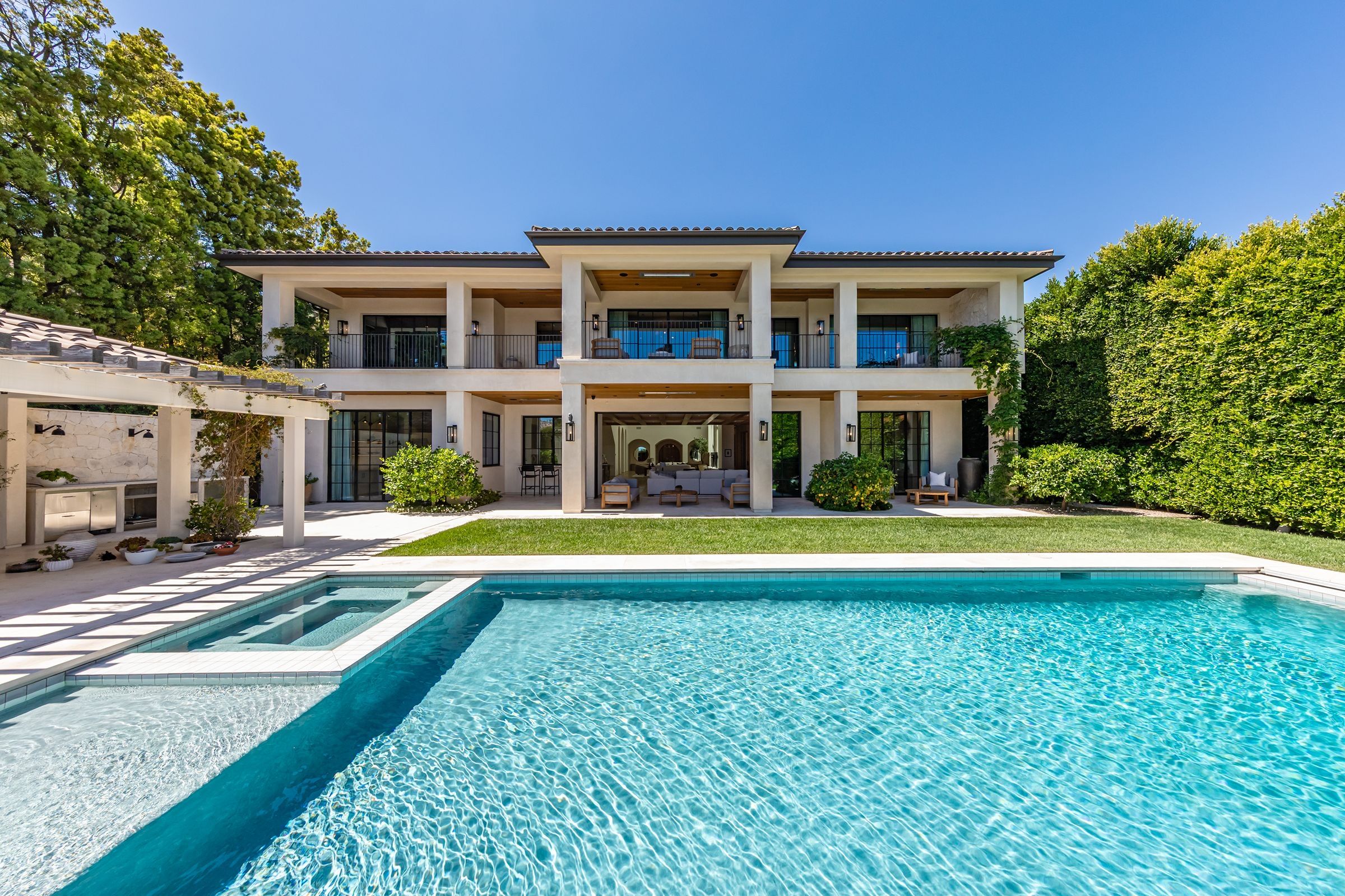 Exterior of 1362 Bella Oceana Vis, Pacific Palisades, a Carolwood Estates listing